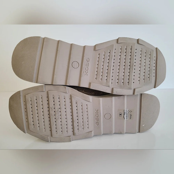 Geox Women's D Gendry Low-Top Sneakers, Taupe Gold, Sequin, Like New, Size 9.5US - Picture 9 of 10